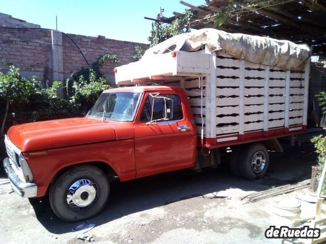 Ford F-350 Usada en Mendoza, deRuedas