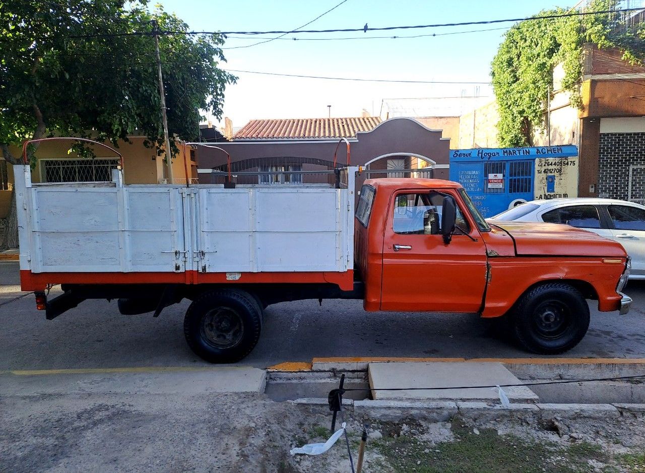 Ford F-350 Usado en San Juan, deRuedas