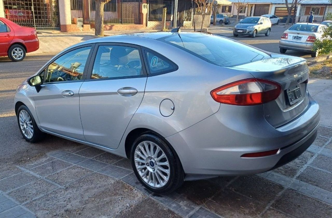 Ford Fiesta KD Usado en Mendoza, deRuedas