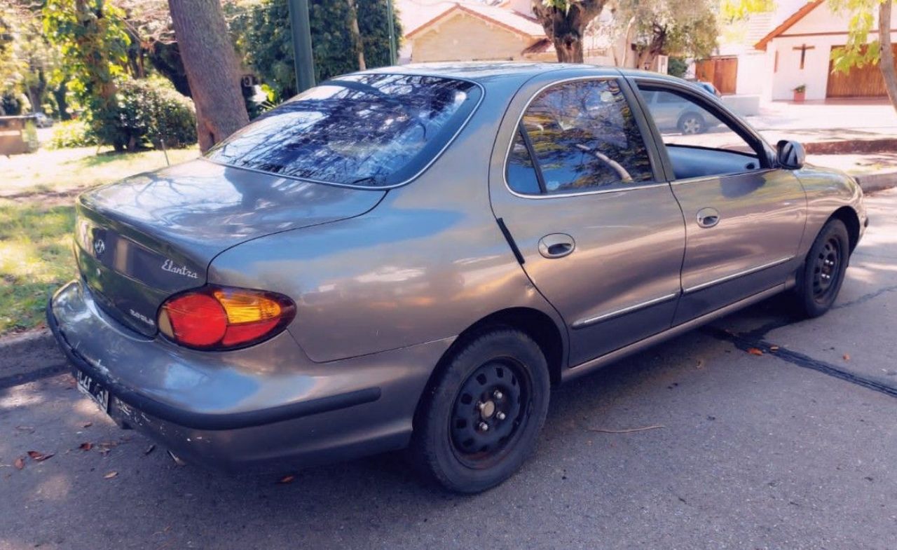 Hyundai Elantra Usado en Buenos Aires, deRuedas