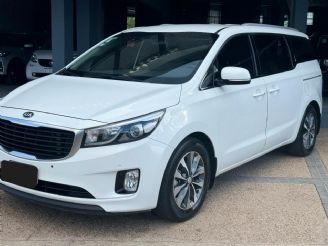 Kia Carnival Usado en Córdoba Financiado