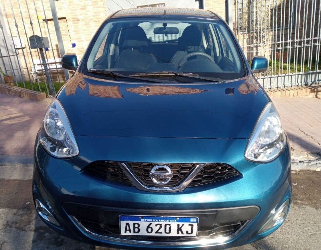 Nissan March Usado Financiado en Córdoba, deRuedas