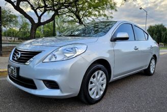 Nissan Versa Usado en Mendoza Financiado