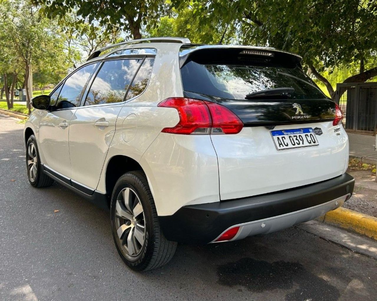 Peugeot 2008 Usado Financiado en Mendoza, deRuedas