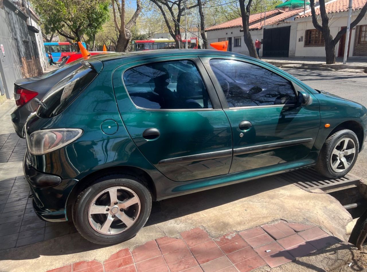 Peugeot 206 Usado en Mendoza, deRuedas