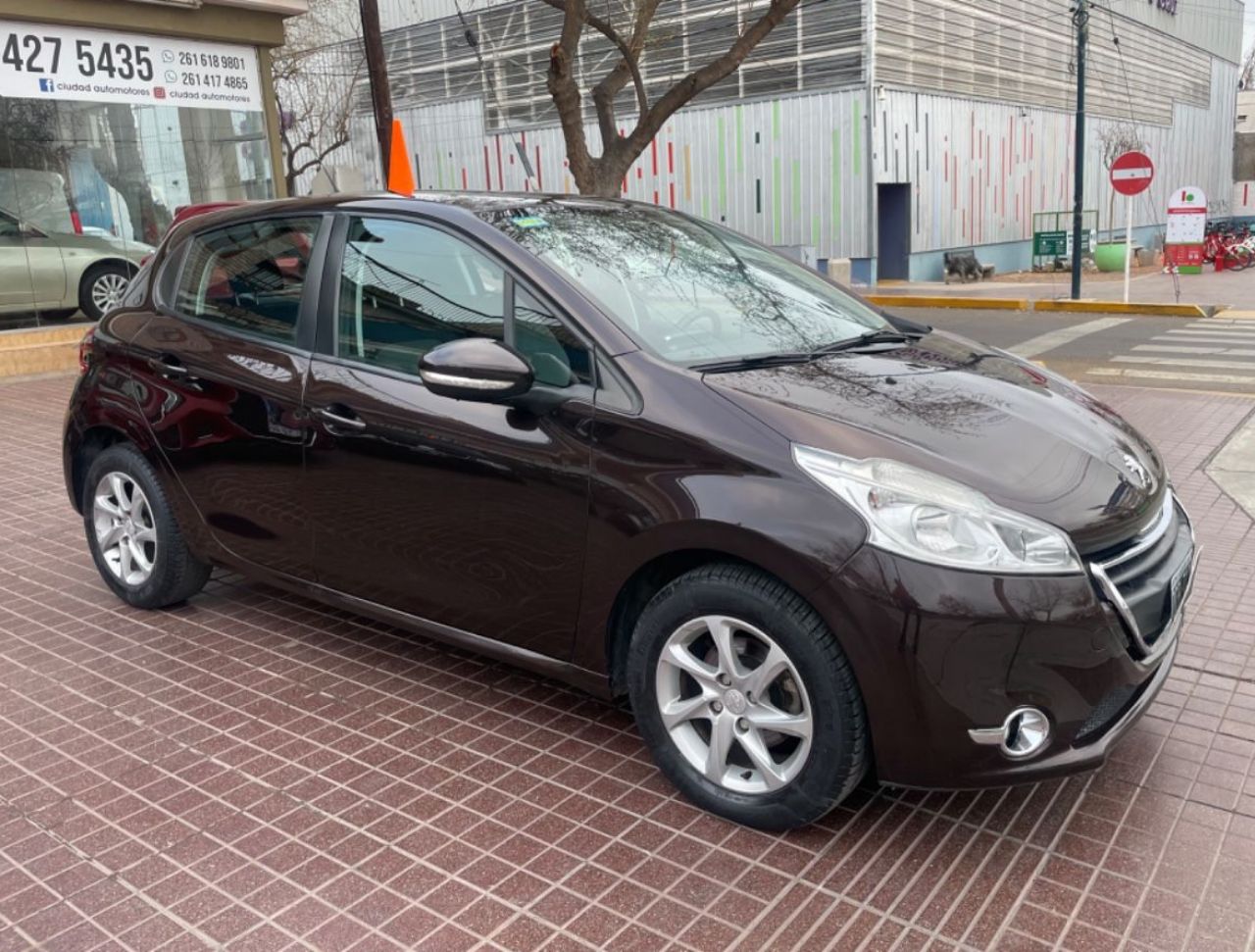 Peugeot 208 Usado Financiado en Mendoza, deRuedas