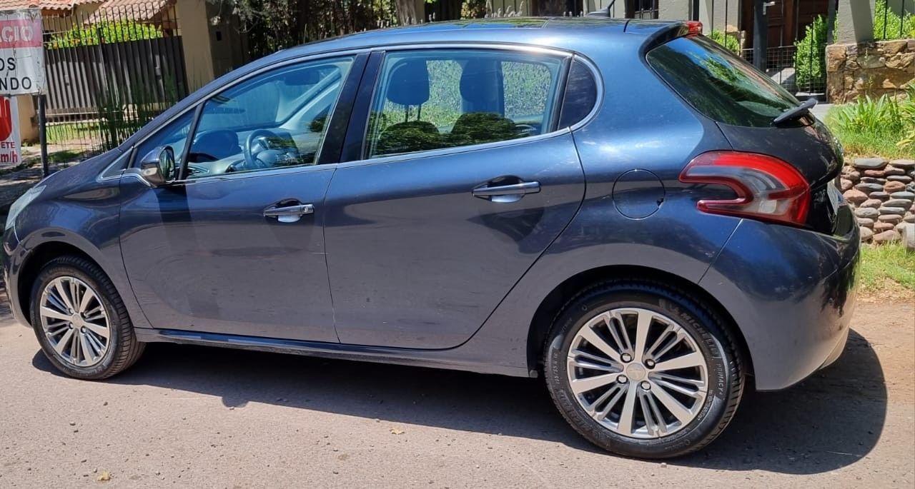 Peugeot 208 Usado en Mendoza, deRuedas