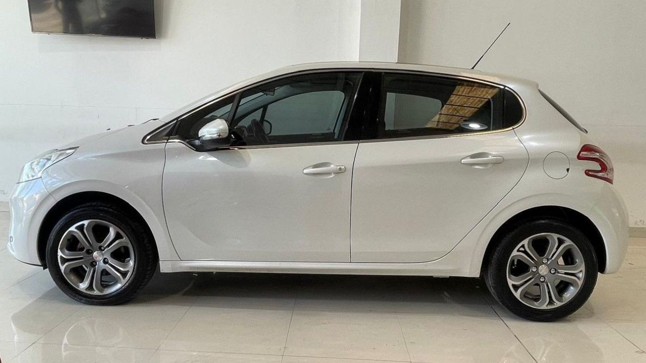 Peugeot 208 Usado Financiado en Mendoza, deRuedas