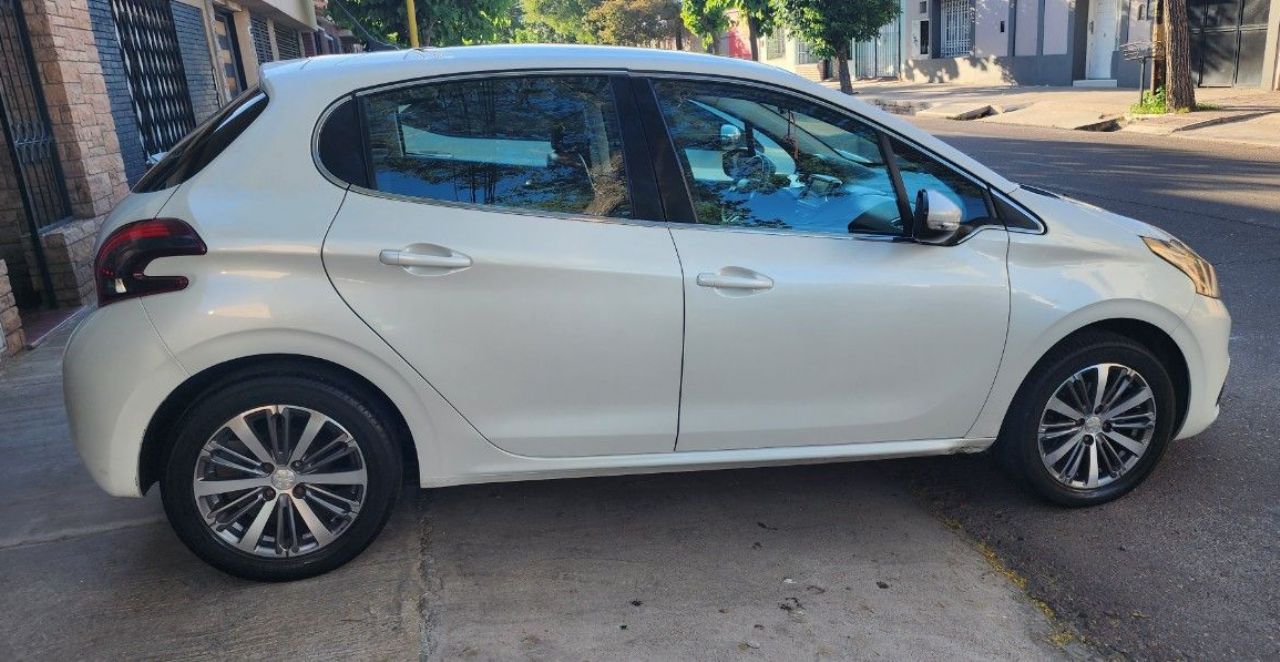 Peugeot 208 Usado en Mendoza, deRuedas