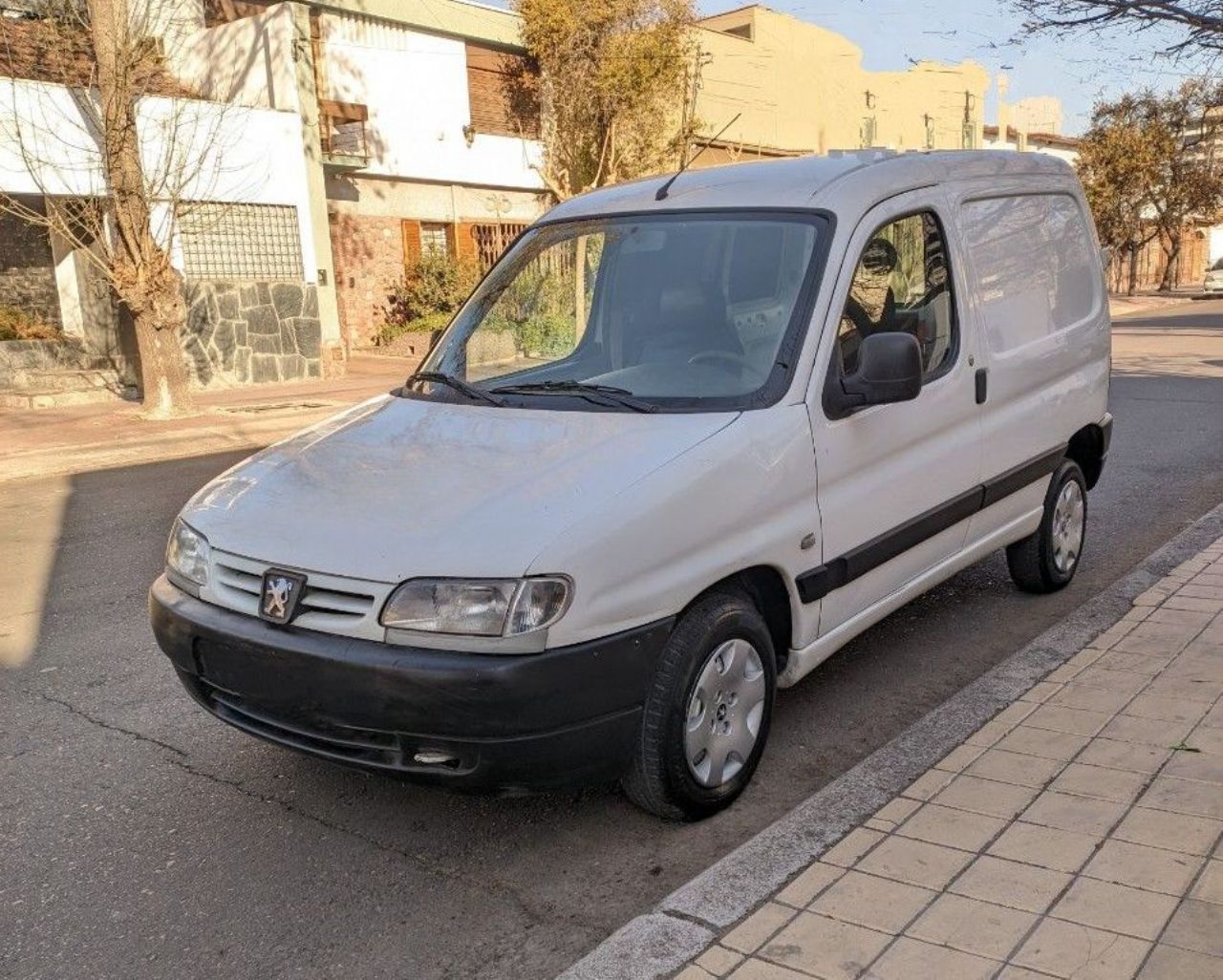 Peugeot Partner Usada en Mendoza, deRuedas