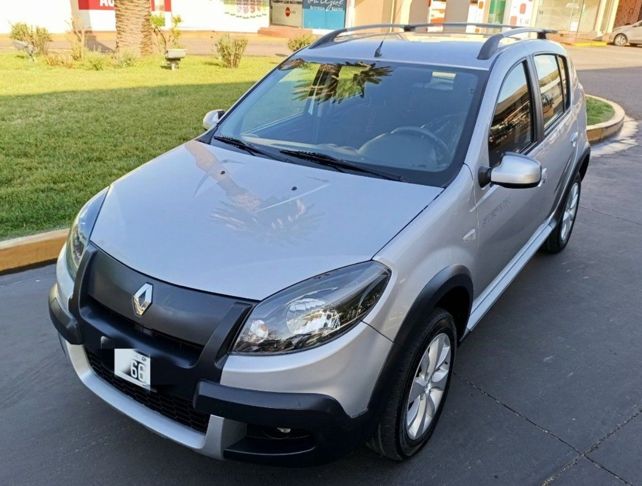 Renault Sandero Usado Financiado en Mendoza, deRuedas