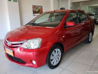 Toyota Etios Usado en Mendoza Financiado