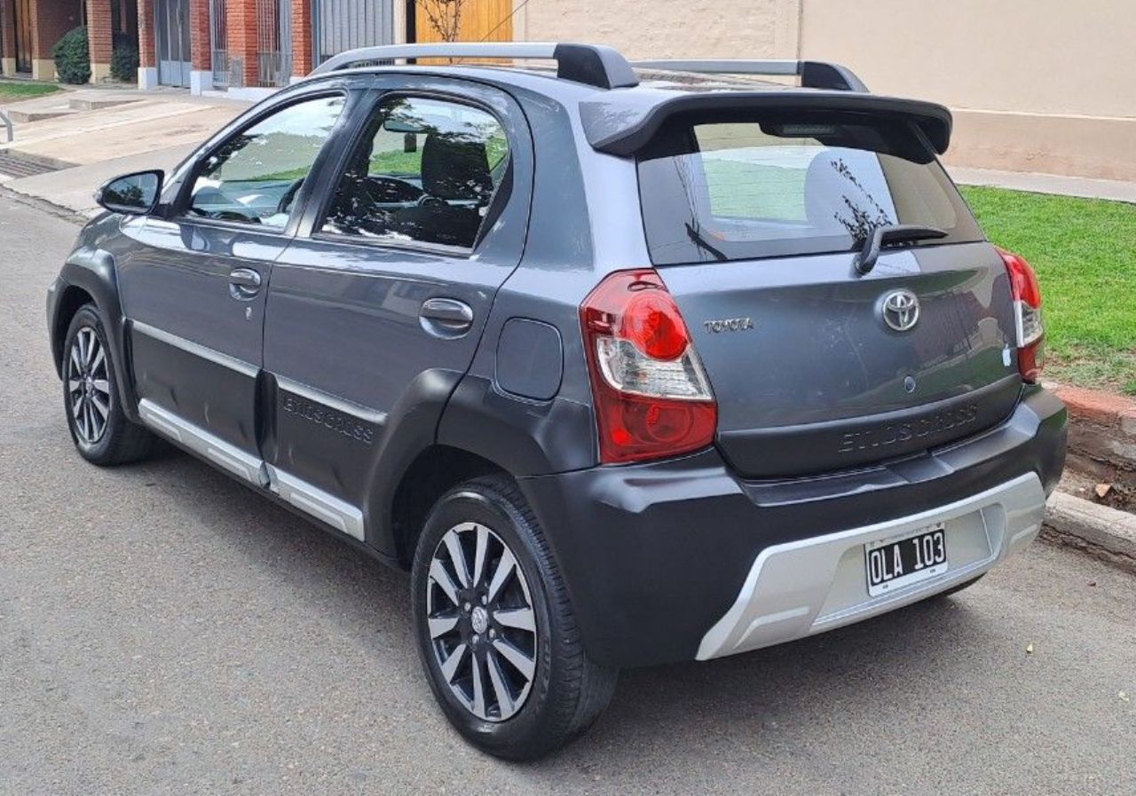 Toyota Etios Usado en Mendoza, deRuedas