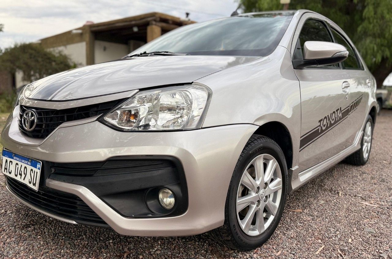 Toyota Etios Usado en San Juan, deRuedas