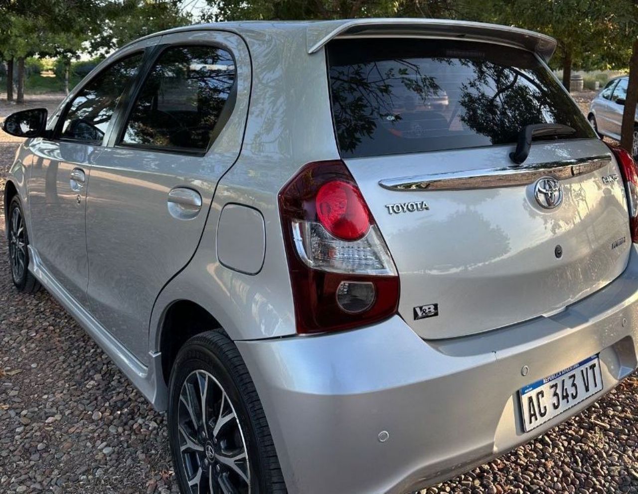 Toyota Etios Usado en Mendoza, deRuedas