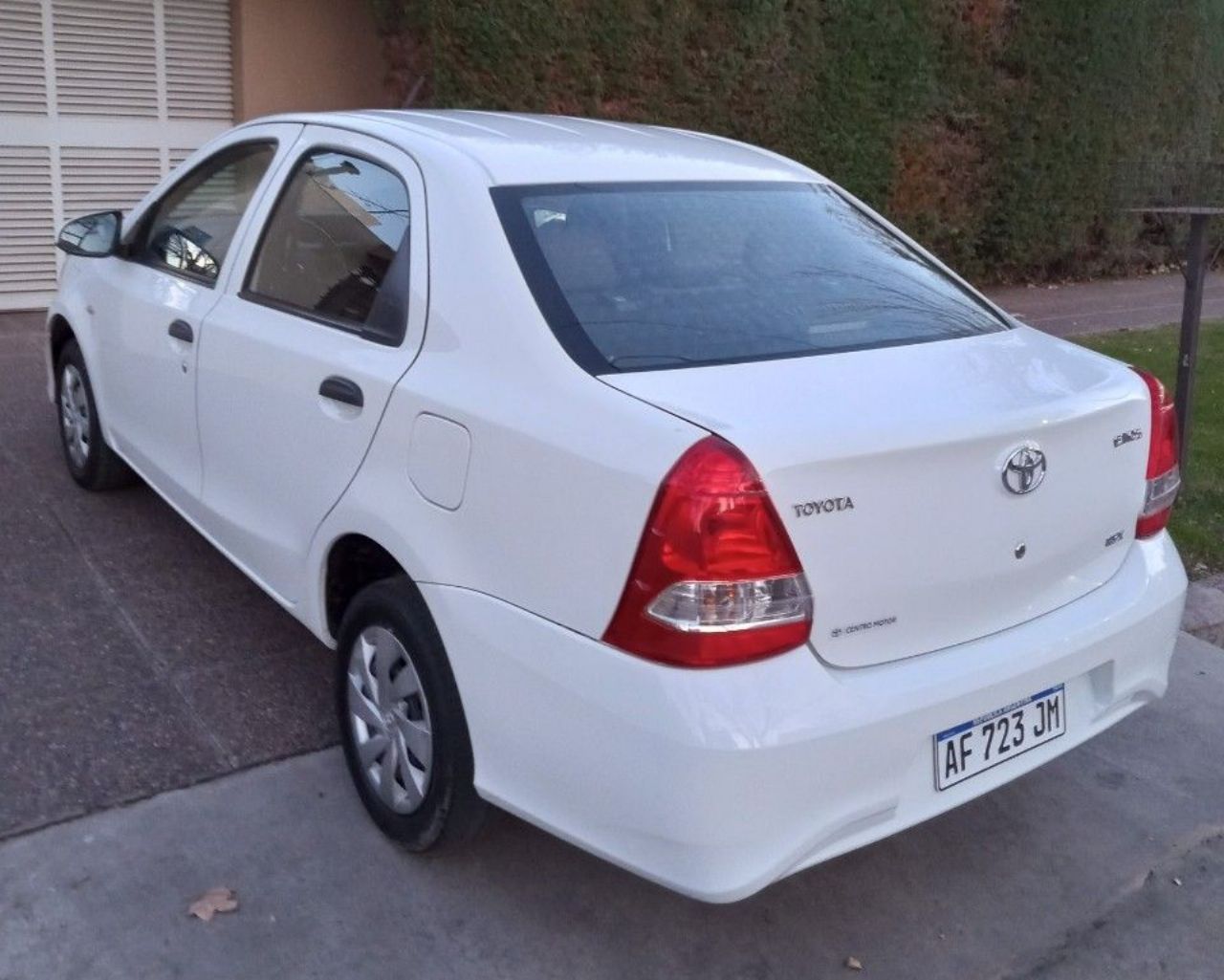 Toyota Etios Usado en Mendoza, deRuedas