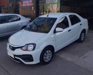 Toyota Etios Usado en Mendoza Financiado