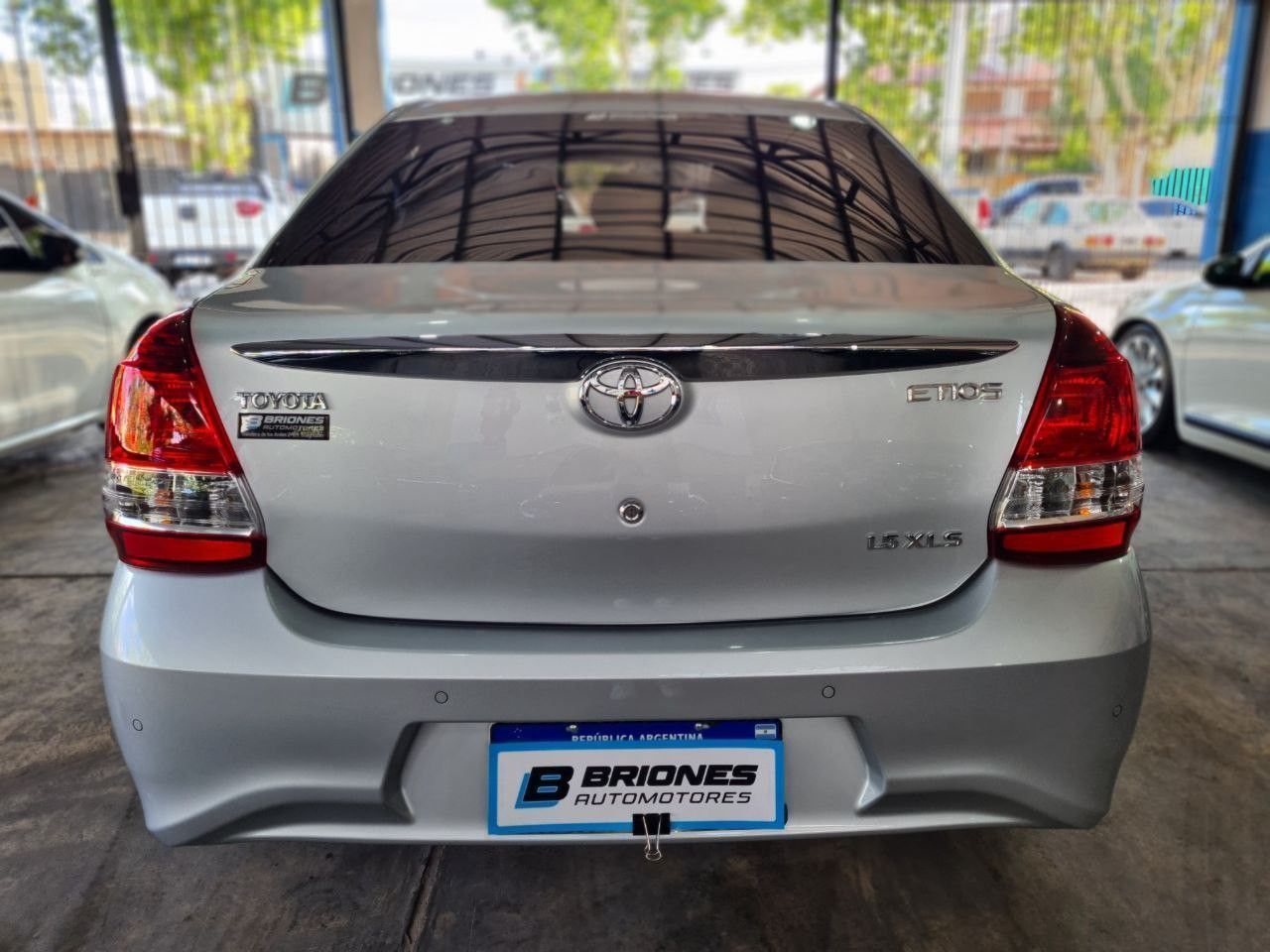 Toyota Etios Usado en Mendoza, deRuedas