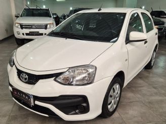 Toyota Etios Usado en Mendoza Financiado