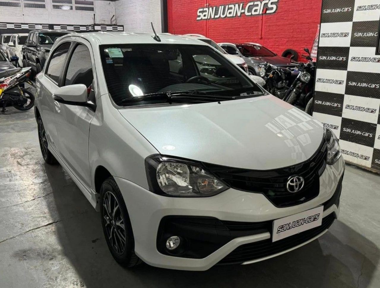 Toyota Etios Usado Financiado en San Juan, deRuedas