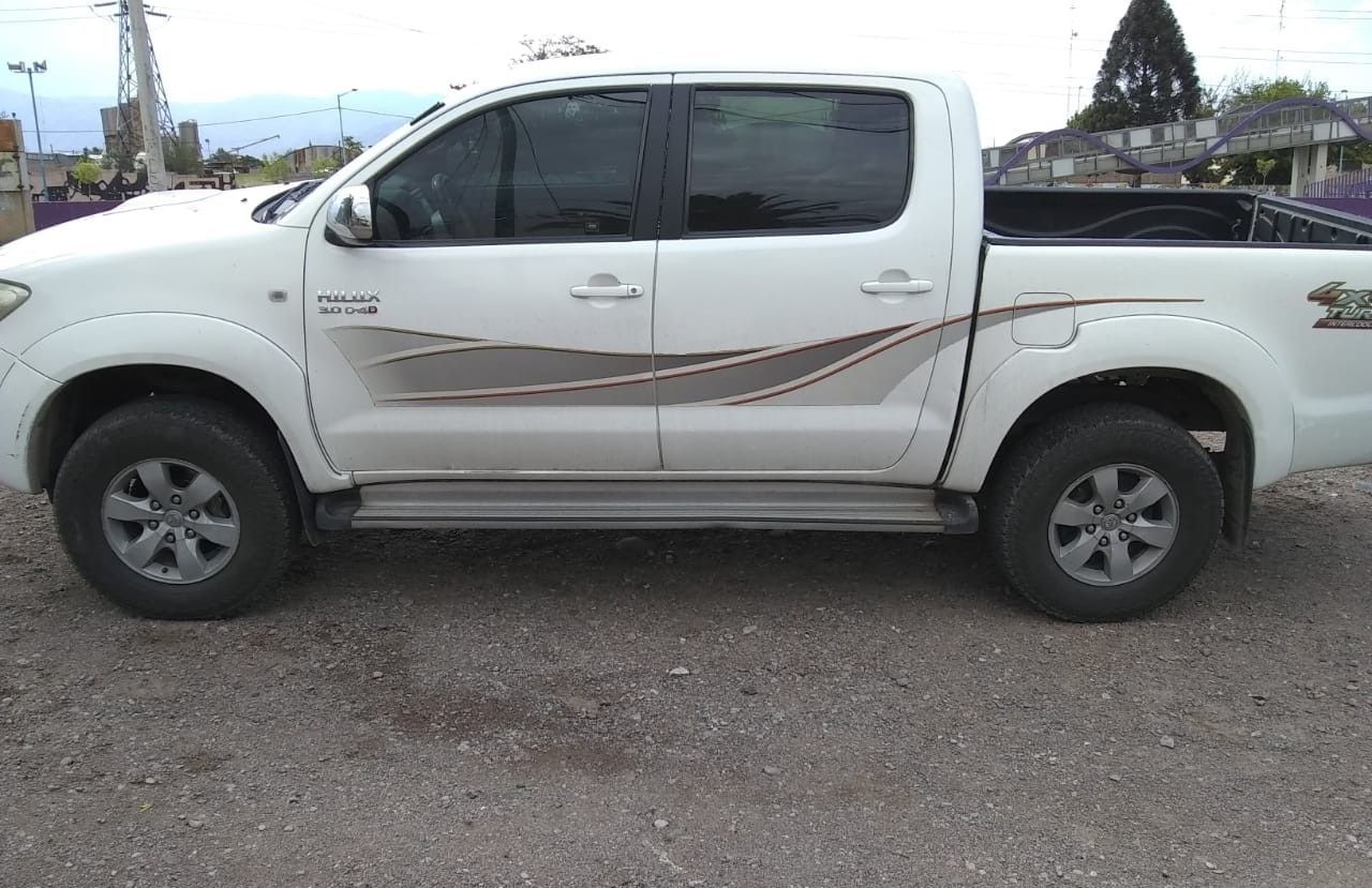 Toyota Hilux Usada en Mendoza, deRuedas