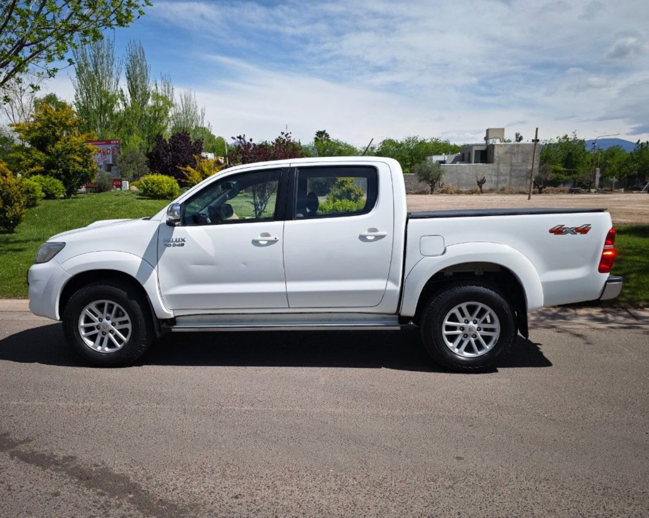 Toyota Hilux Usada Financiado en Mendoza, deRuedas