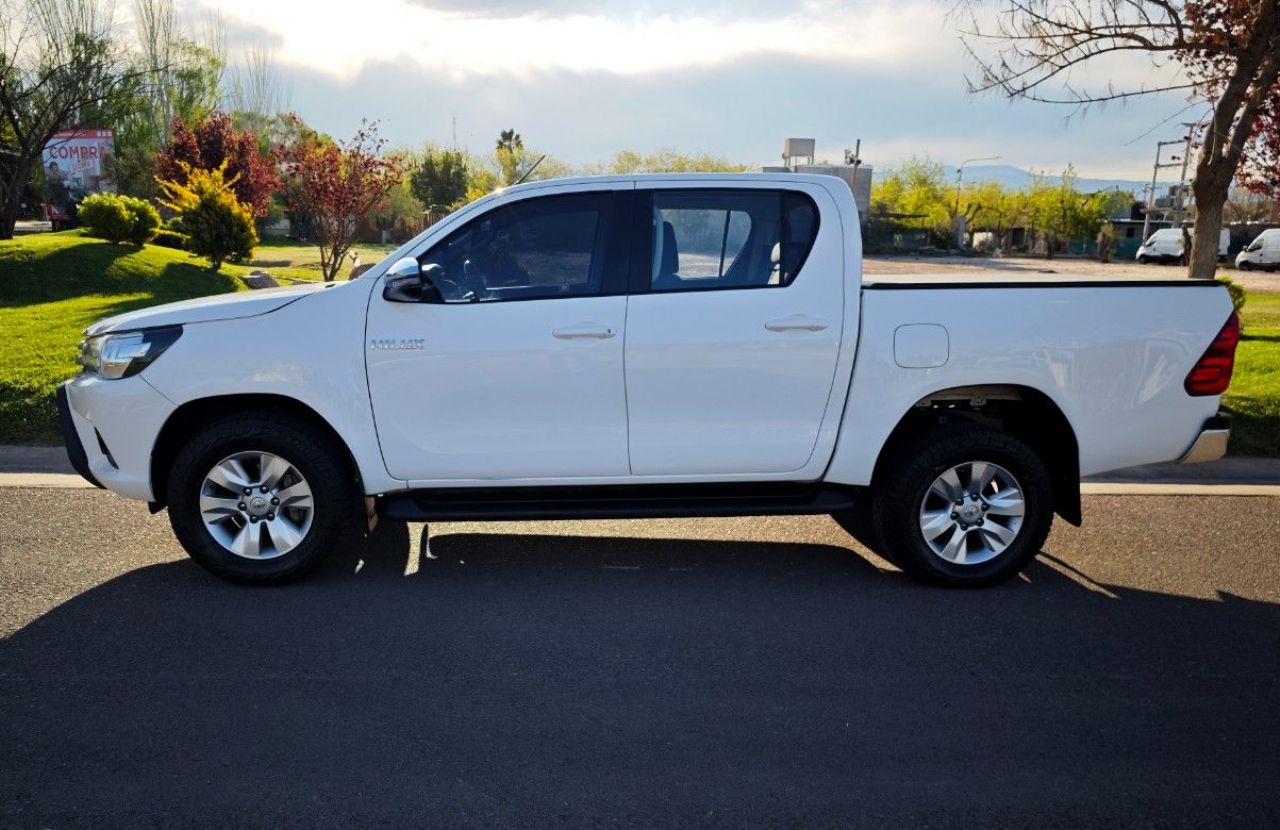 Toyota Hilux Usada Financiado en Mendoza, deRuedas