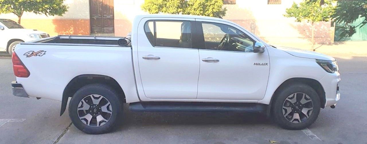 Toyota Hilux Usada Financiado en Córdoba, deRuedas