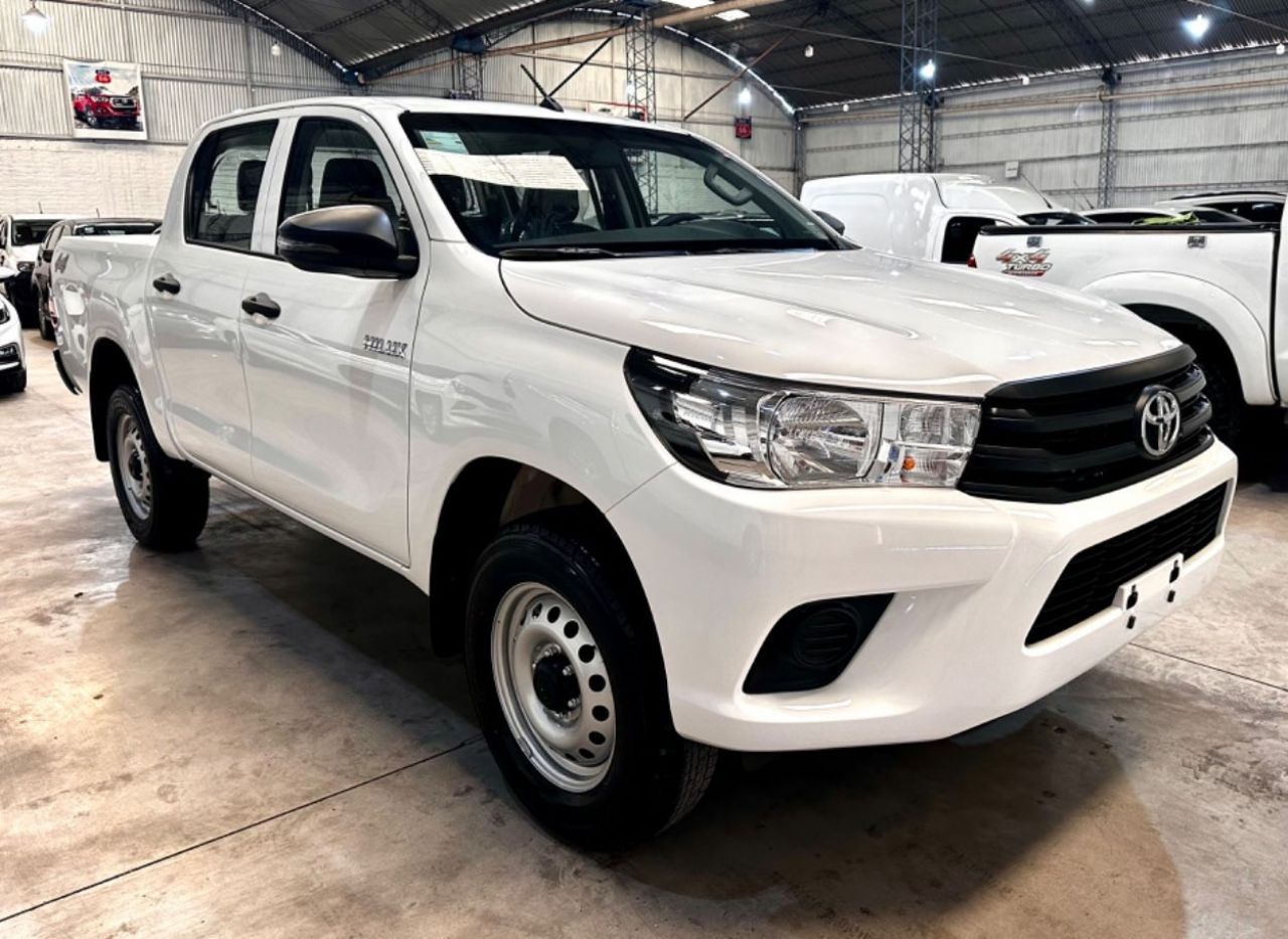 Toyota Hilux Nueva en Mendoza, deRuedas