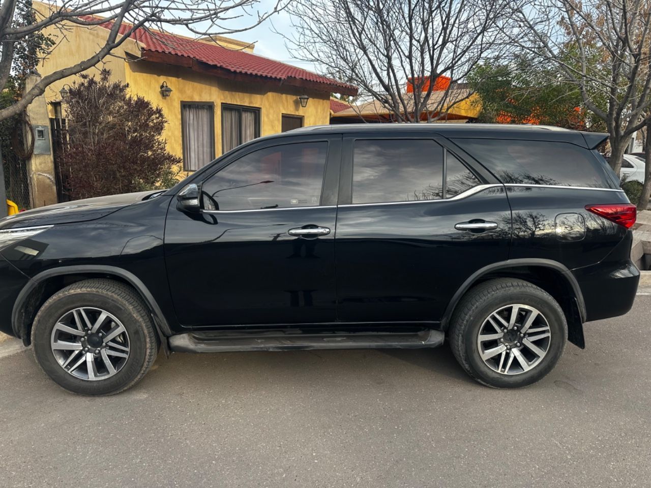 Toyota Hilux SW4 Usado en Mendoza, deRuedas