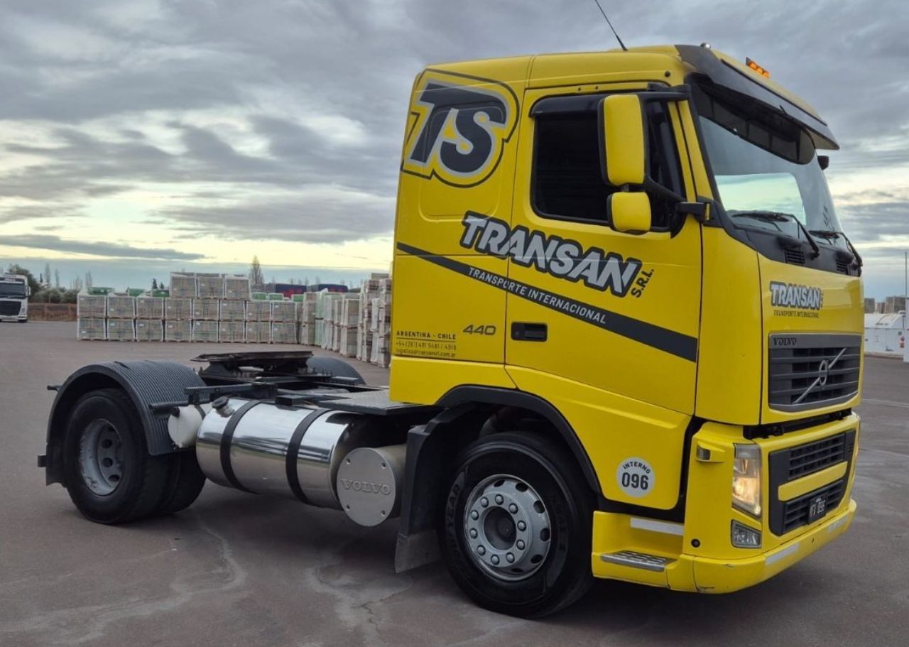 Volvo FH Usado en Mendoza, deRuedas